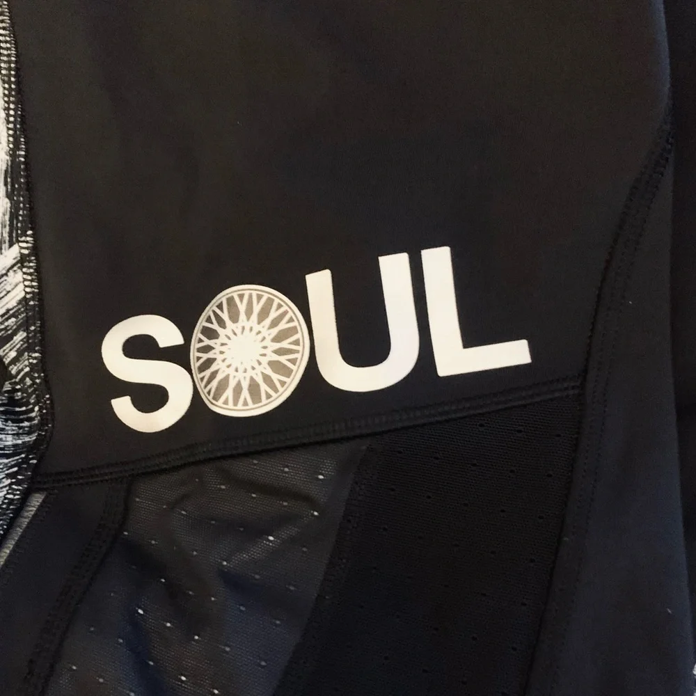 Lululemon Hot To Street Crop Leggings  Heat Wave White/Black